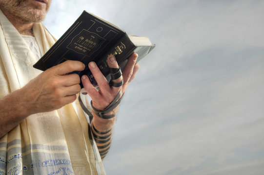 Jewish morning prayer