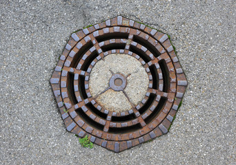 Kanaldeckel (historisch)