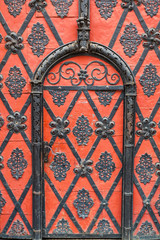 antike Haustüre in Prag