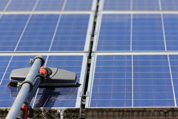 Cleaning solar moduls