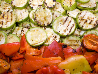 Grilled vegetables: zucchini and peppers