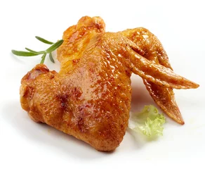 Tafelkleed grilled chicken wings © Mara Zemgaliete