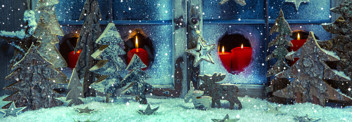 Romantische Weihnachten: Weihnachtskarte in Rot, Blau, Holz