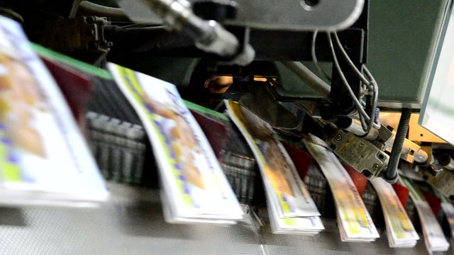 offset magazine, brochure stitching process.