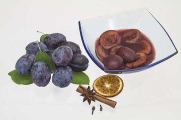 Rotweinpflaumen