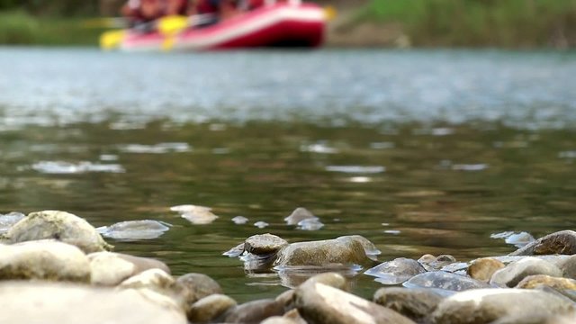 Whitewater rafting along the K&ouml;pr&uuml;&ccedil;ay river in Turkey