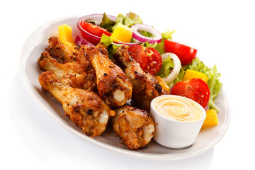 Grilled chicken nuggets and vegetables