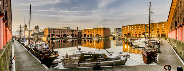 Albert Dock Liverpool - obrazy, fototapety, plakaty