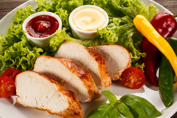 Roast chicken fillet and vegetables