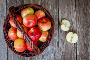 Obraz na płótnie Canvas ripe organic red apples in a basket