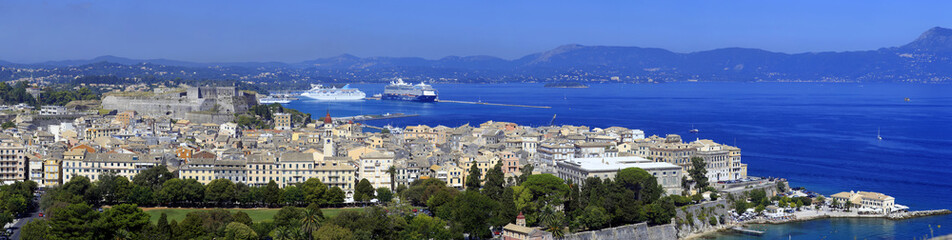Fototapeta na wymiar Panorama - Korfu-Stadt