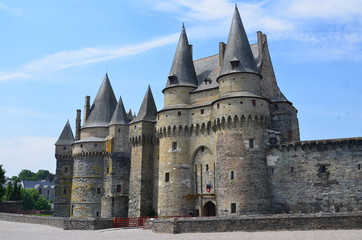 Fototapeta na wymiar Vire- zamek (Francja) Lipiec 2014
