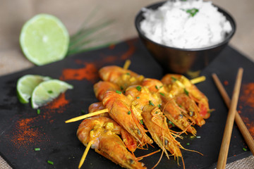 brochettes de gambas sautées sur ardoise 2