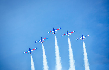 Aerobatic group formation