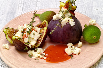 Feigen mit Ziegenkäse