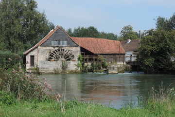 Fototapeta na wymiar Moulin de maintenay