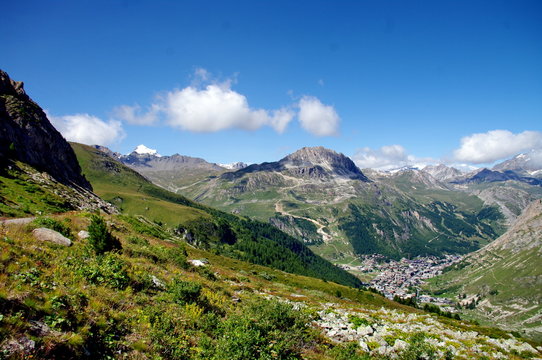col de l'iseran - vue sur val d'is&egrave;re