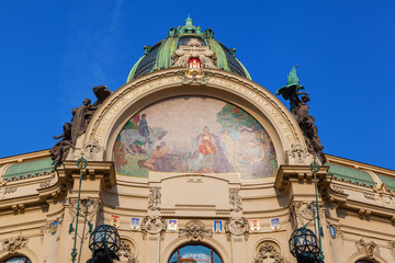Fototapeta na wymiar Jugendstilfassade des Gemeindehauses in Prag
