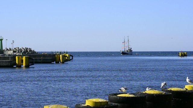 Hafen von Kohlberg, Polen mit Ausflugsboot