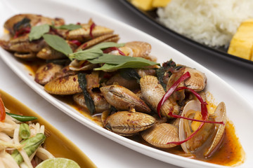 Stir fried clams with roasted chili paste