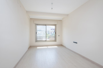 New empty master bedroom