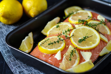 Lachs mit Zitronen