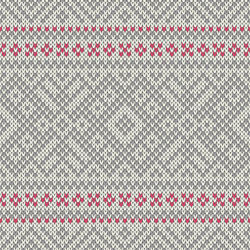 Knitted seamless geometric pattern