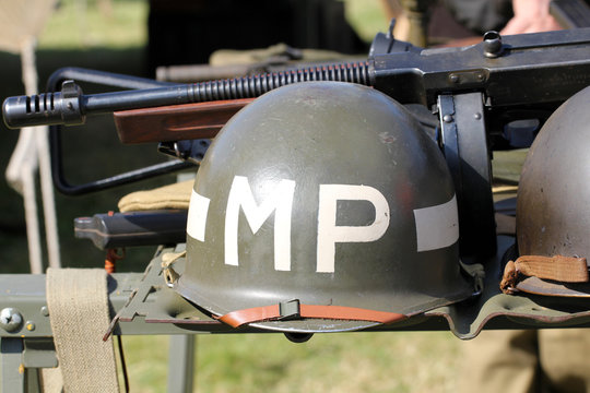 Casque de la Police Militaire
