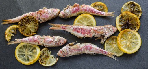 Salmonetes asados a la parrilla