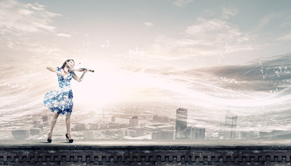 Fototapeta na wymiar Woman violinist