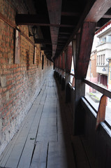 the wall on cetatii street