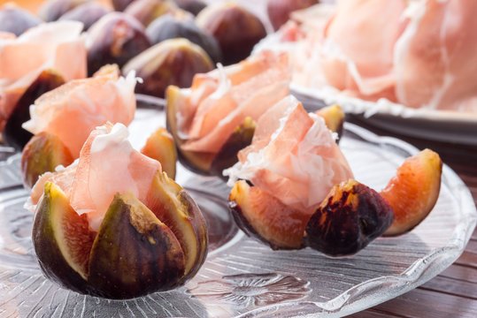 Fichi con roselline di culatello