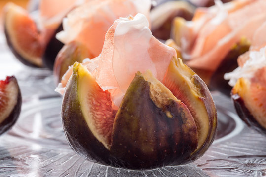 Fichi con roselline di culatello