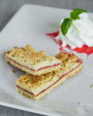 strawberry crumble