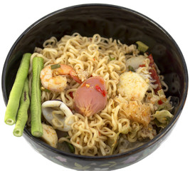 Spicy noodle salad