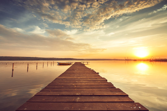 Fototapeta Beautiful cloudscape over the lake, sunset shot