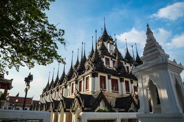 Fototapeta na wymiar Thai Architecture,Wat Ratchanadaram bangkok