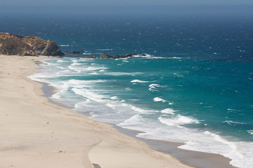 Fototapeta na wymiar Ocean waves at the beach, Monterey