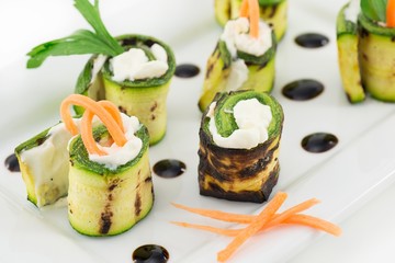 grilled zucchini rolls with cheese