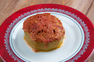 zucchini stuffed with beef and rice