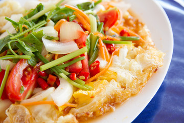Spicy fried egg salad