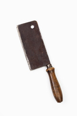 Altes Hackmesser auf weißem Hintergrund