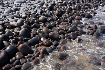 Piedras en la orilla 