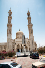 Facade of Aldahaar Mosque in Hurghada