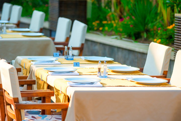 ready for visitors to the cafe tables
