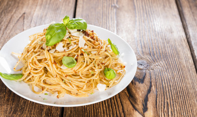 Spaghetti and Tomato Pesto