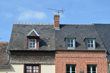 Lucarne et fenêtre de toit