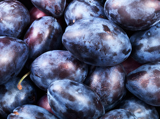 healthy plums