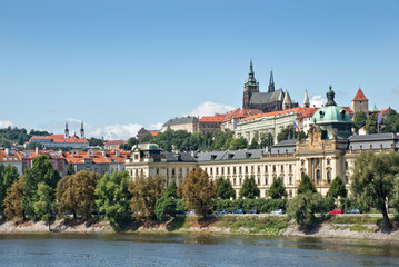 Obraz premium Prague castle and the Vltava river, Czech Republic