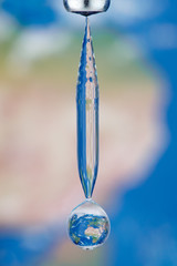 Erde im Wassertropfen